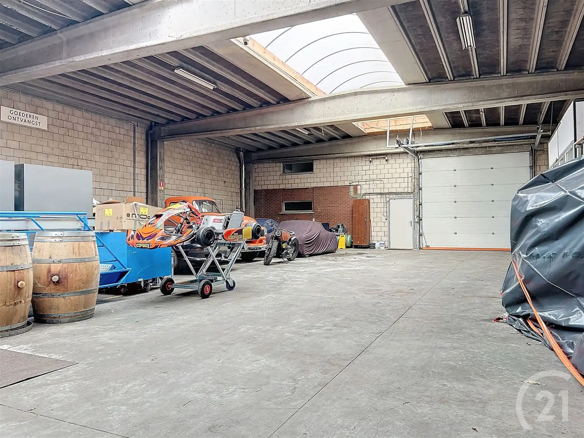 Huis met magazijn en kantoorruimte te koop! foto 8