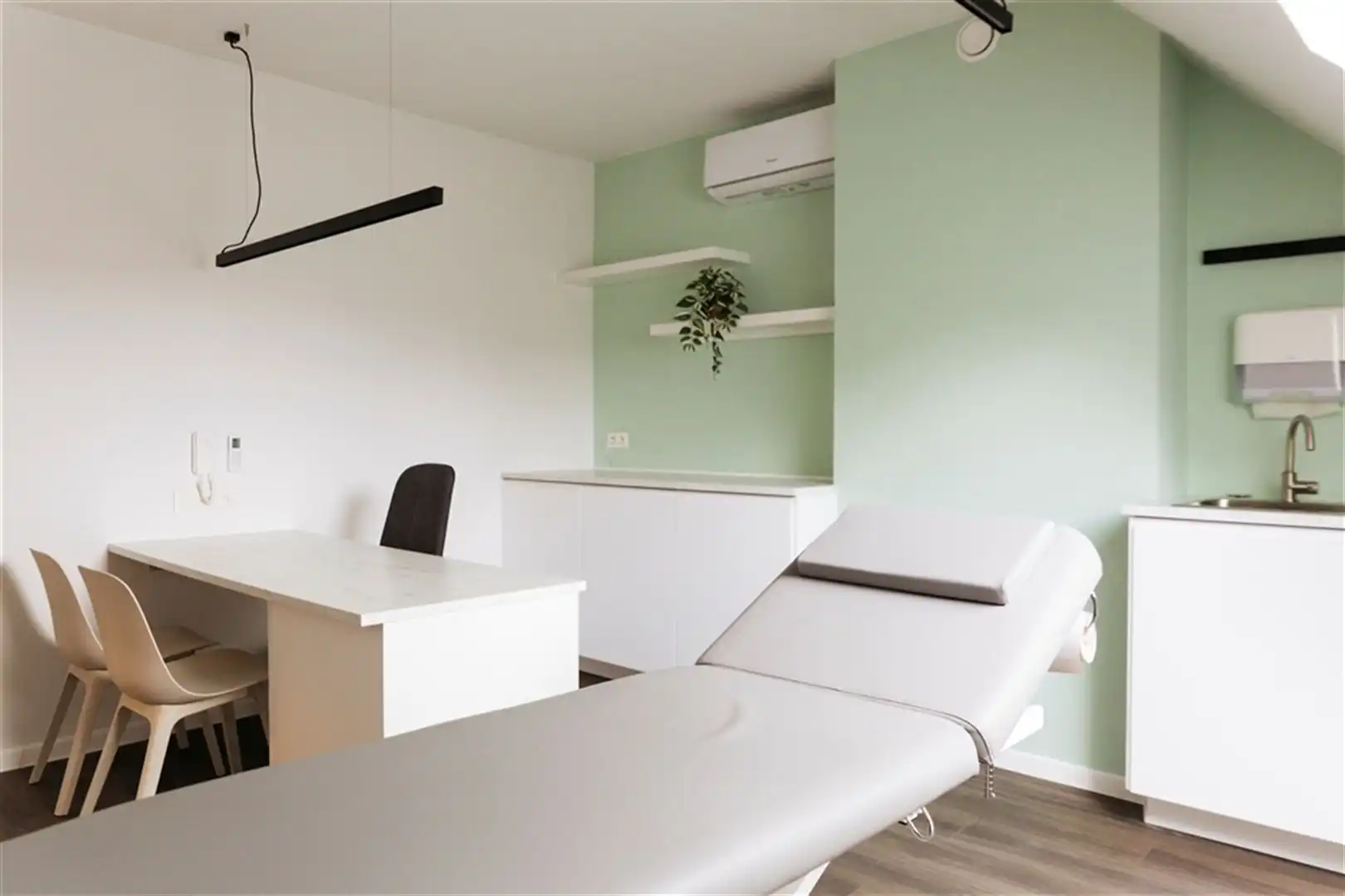 Kantoren/praktijkruimten op strategische locatie in Gent met parking foto 13