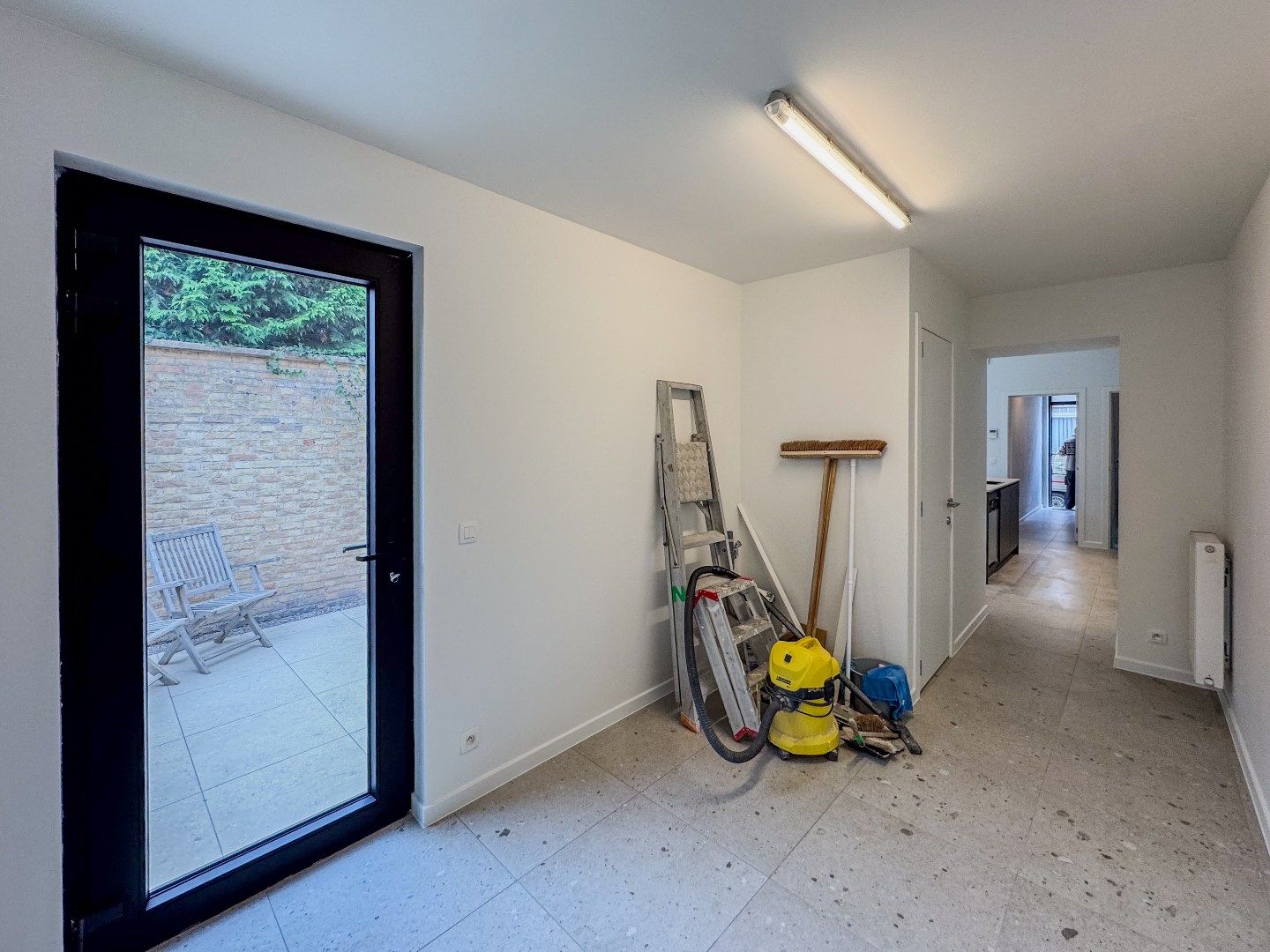 Gerenoveerde woning met 3 slaapkamers en gezellig stadstuintje. foto 12