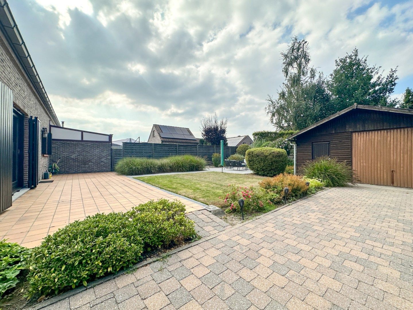 Verzorgde gezinswoning met mooie tuin, 3 slpk, garage, gunstige ligging Torhout. foto 23