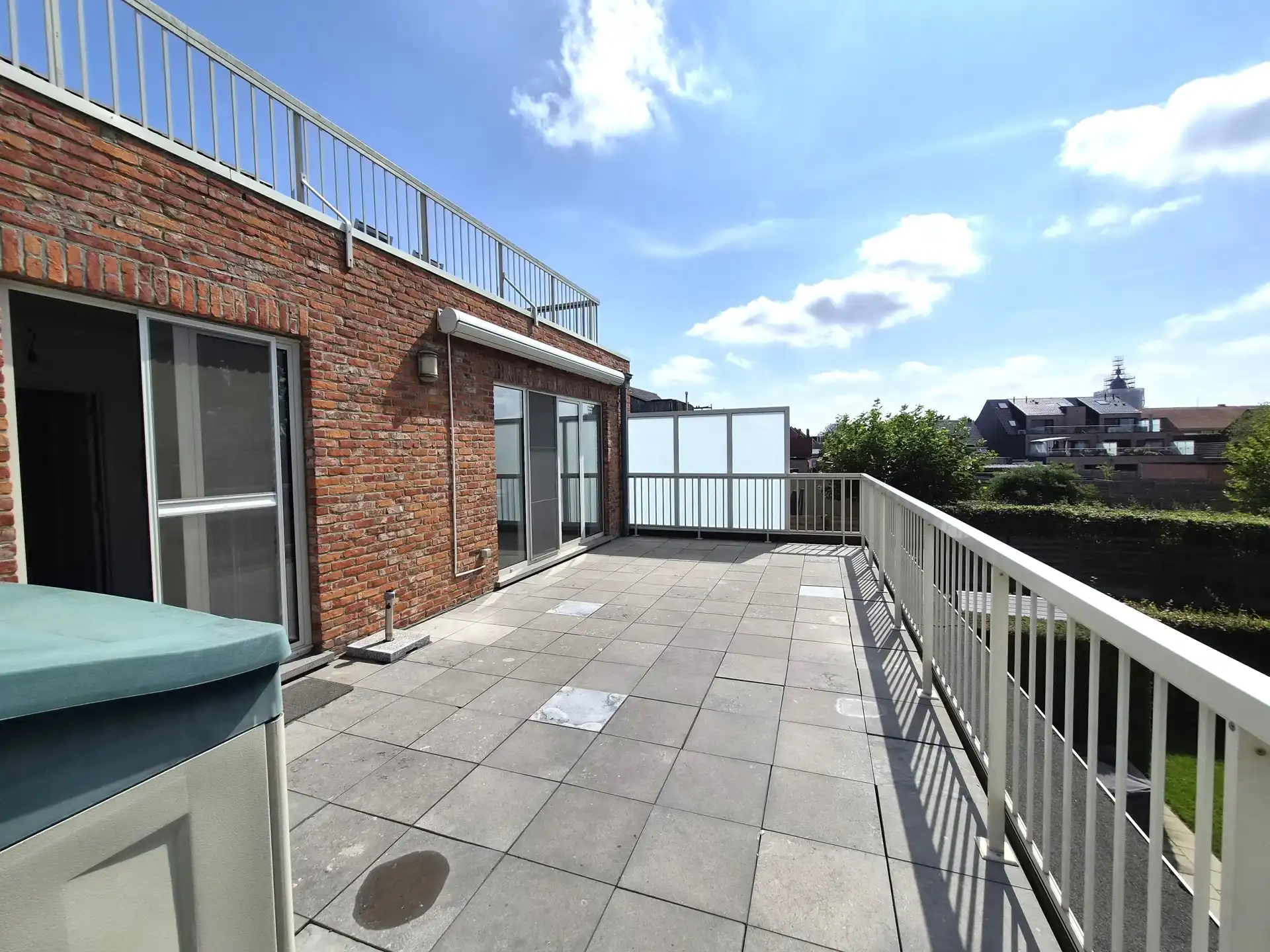 Ruim appartement (2 slaapkamers, lift, garage, gem. tuin) foto 17