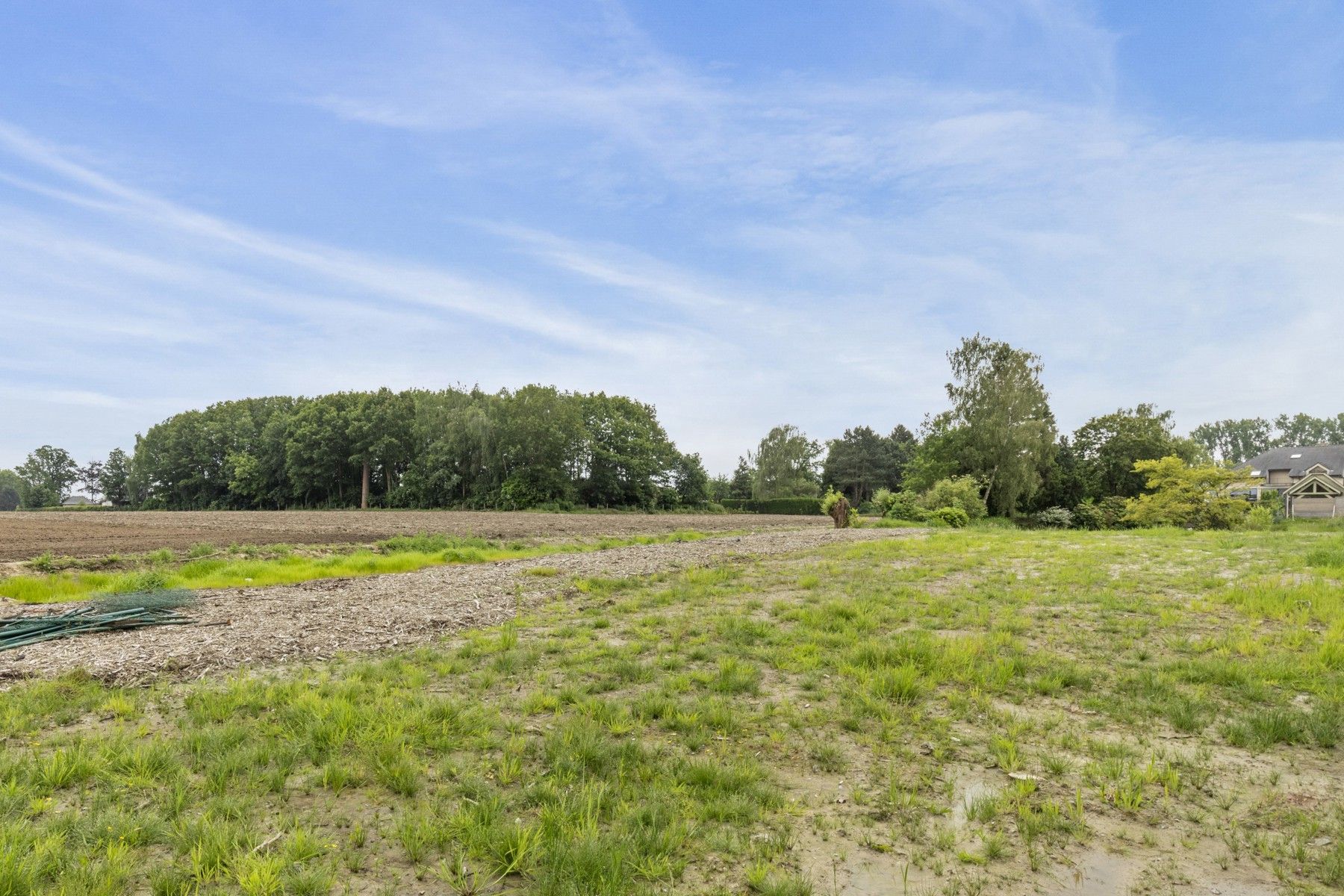 Uniek gelegen bouwgrond van 3381 m2 met wellness chalet en vijver te Wetteren foto 2