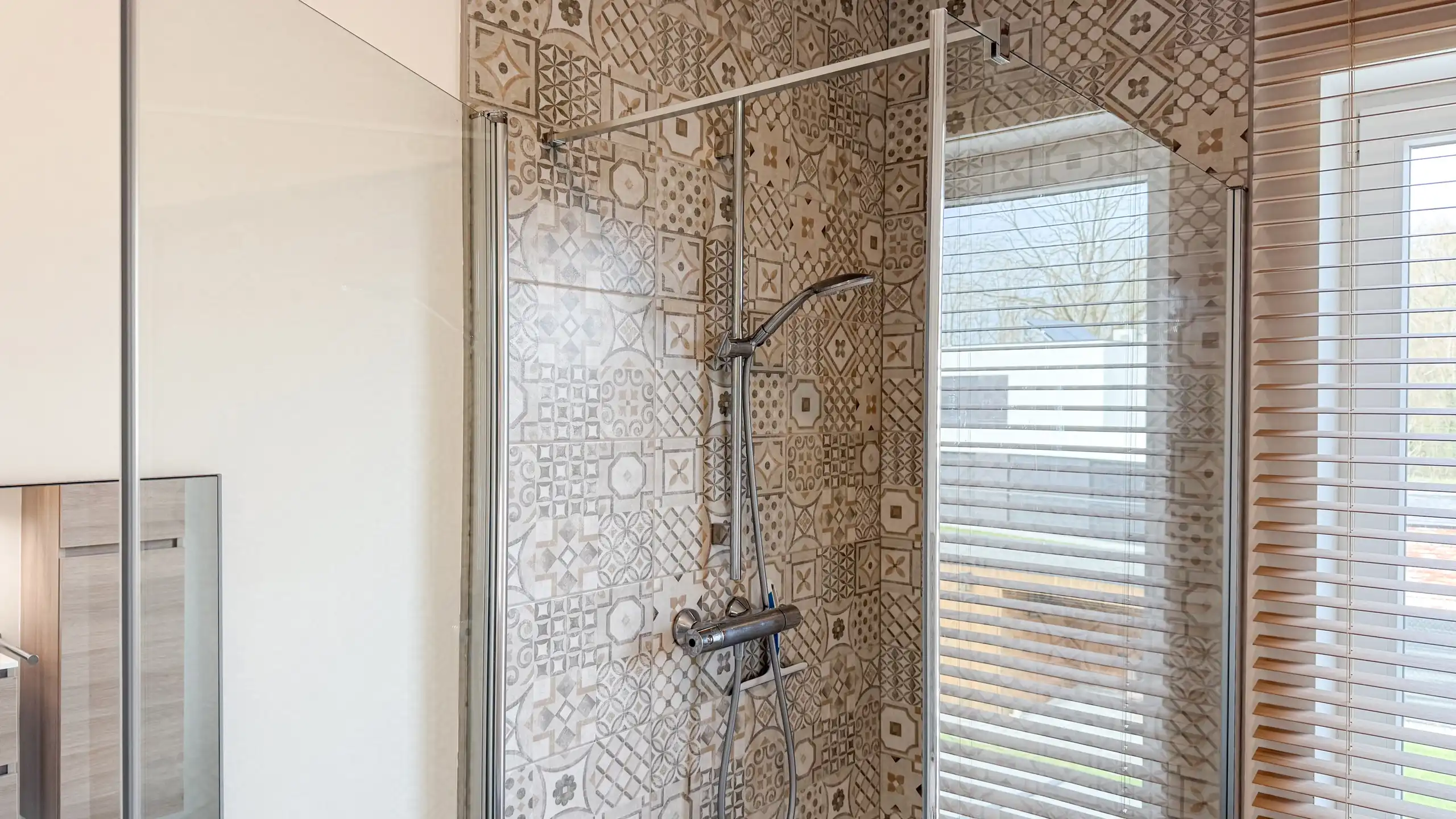 Instapklare energiezuinige woning (2020) met tuin en carport foto 38