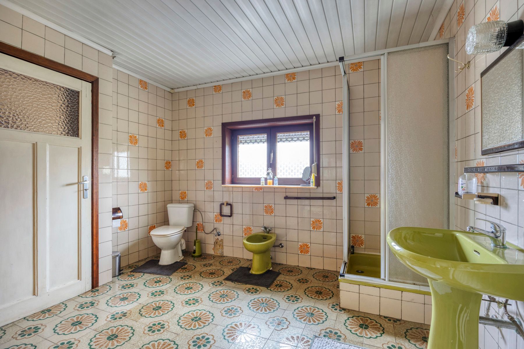 Charmante mijnwerkerswoning met 4 slaapkamers, en 2 badkamers. foto 20