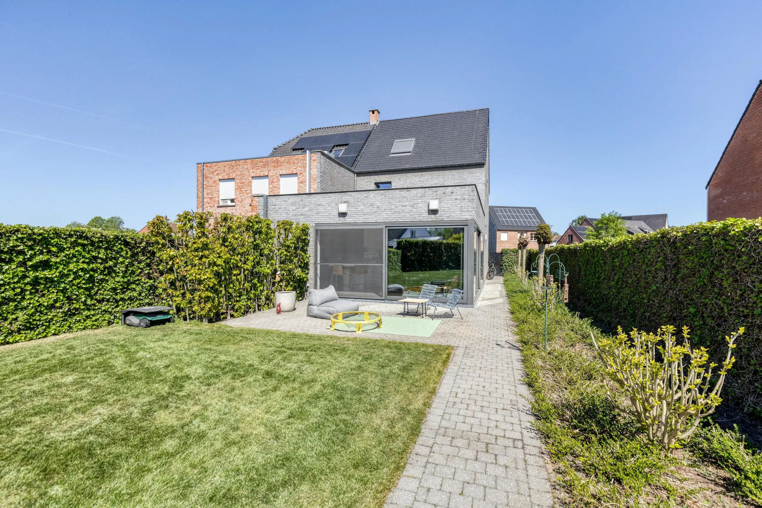 Rustig gelegen huis te koop nabij het centrum van Lichtaart foto 3