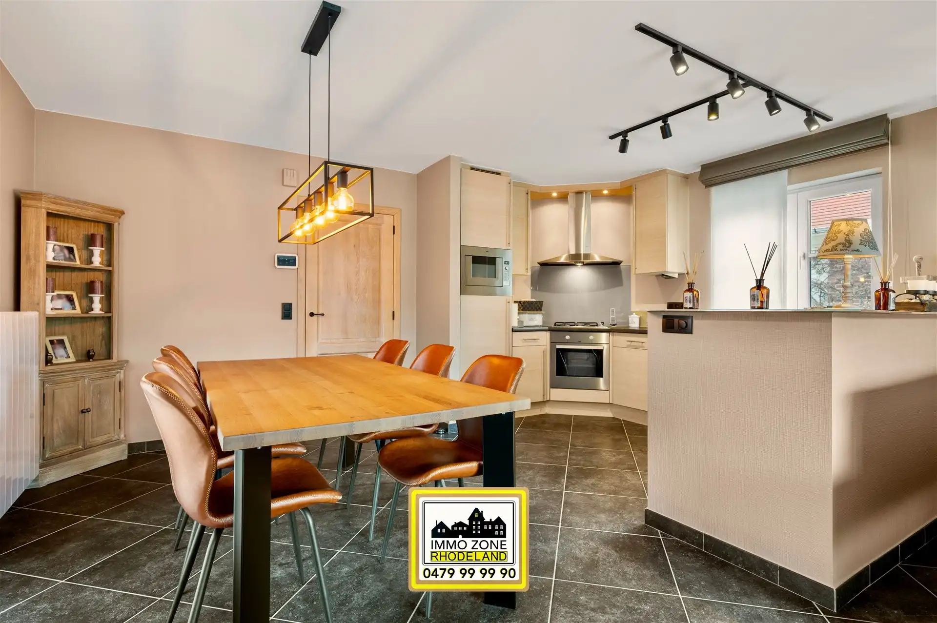 Prachtige woning in doodlopende straat vlakbij de markt  foto 9