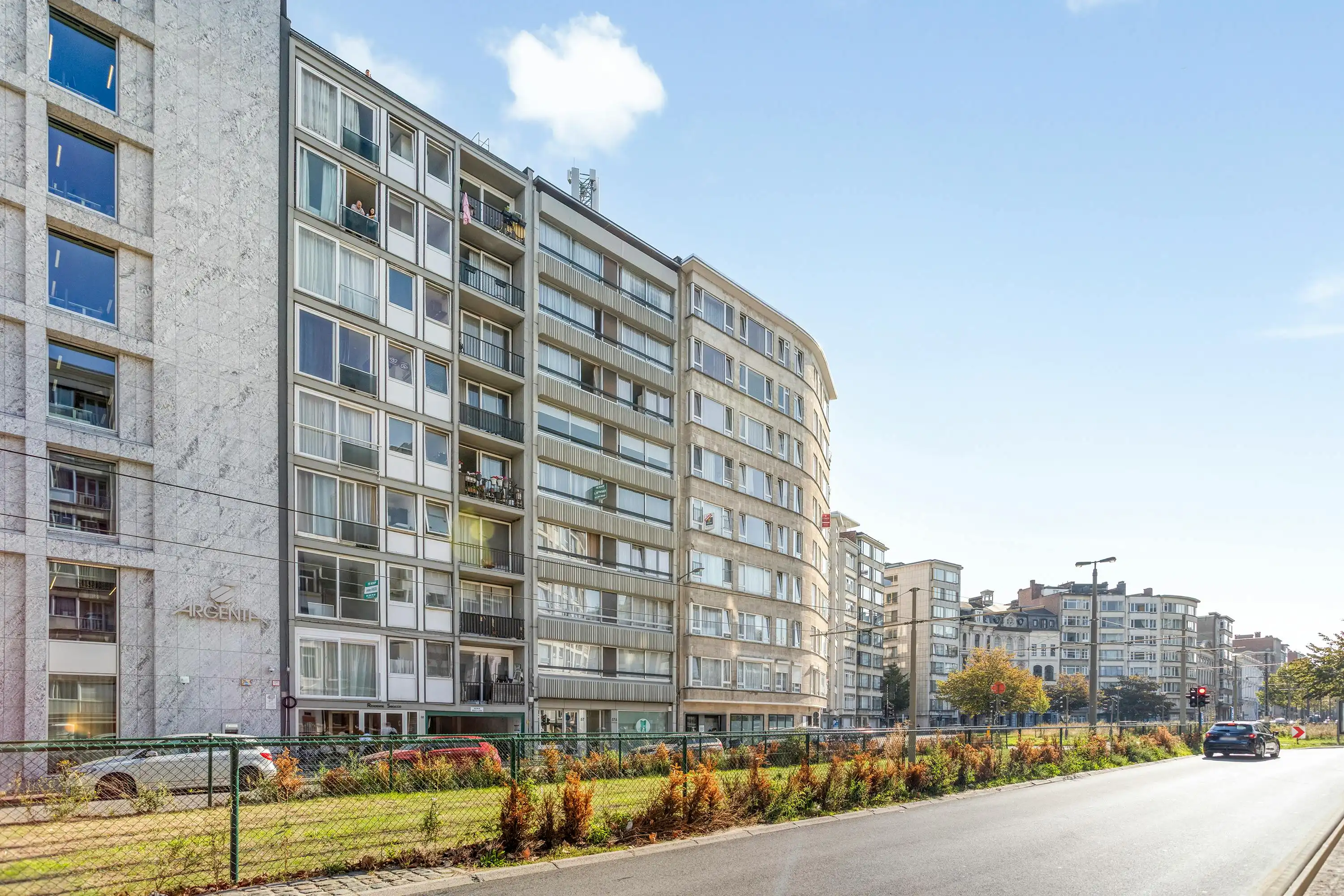 Op te frissen studio met terras te koop in Antwerpen centrum foto 10