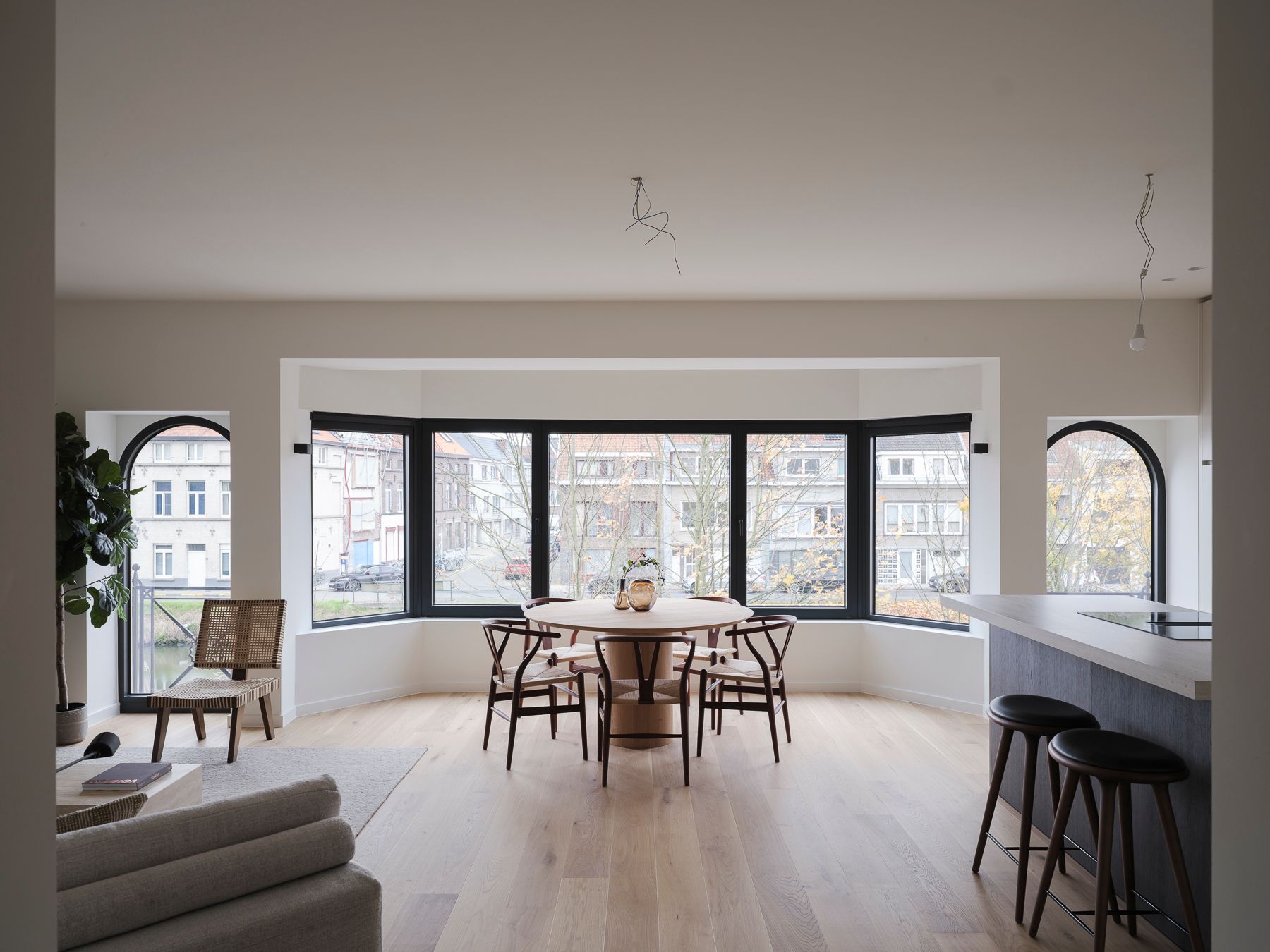 Ruim en luxueus drie slaapkamer appartement aan de Stropkaai foto {{pictureIndex}}