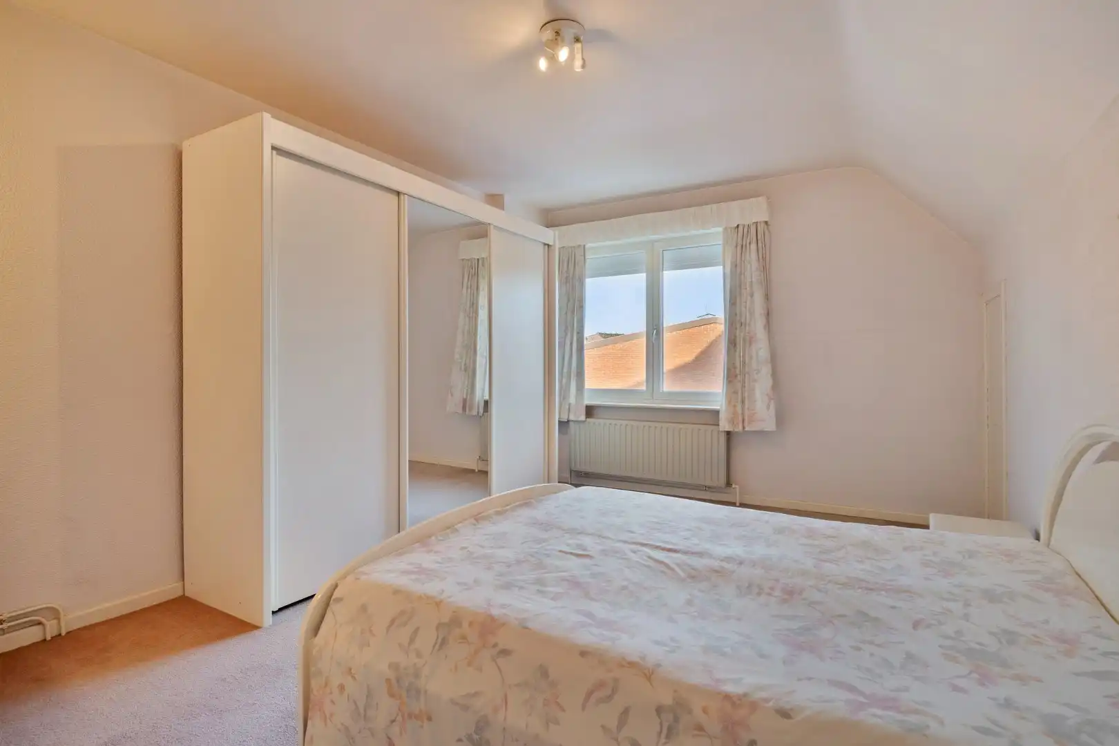 Charmante woning met 4 slpks gelegen op wandelafstand van het centrum !  foto 9