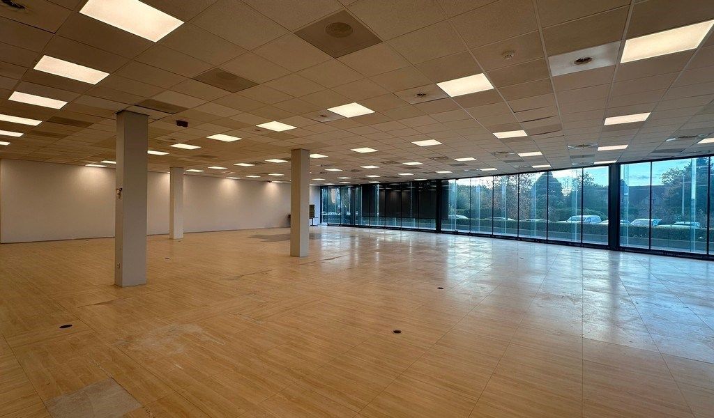 Burelen te huur aan oprit E40 in Sint-Denijs-Westrem foto 6