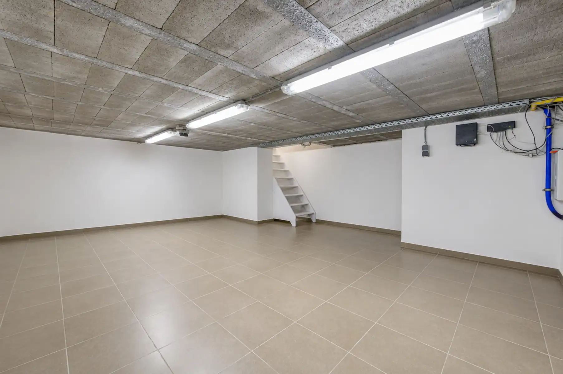 ruime gezinswoning met 7 slaapkamers en prachtige tuin foto 11