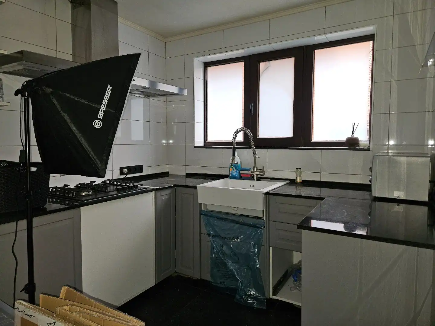 Handelspand van 135 m² met diverse mogelijkheden in het centrum van Mol! foto 6