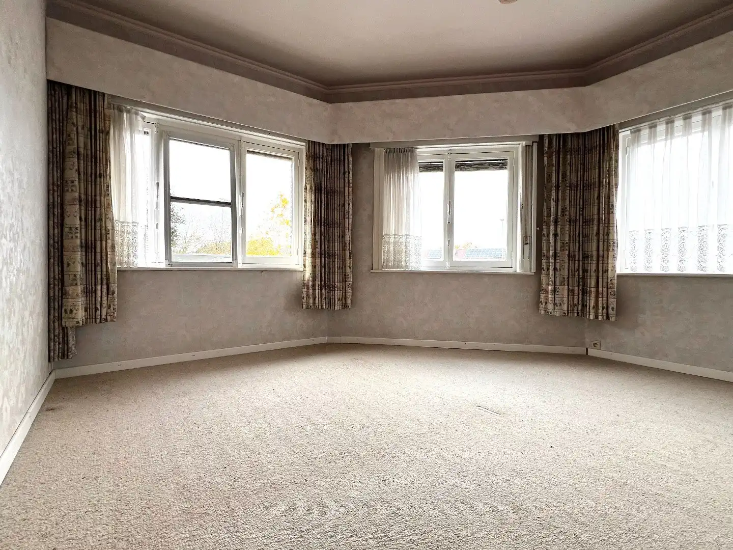 Ruime hoekwoning met handelsruimte en tal van mogelijkheden! foto 12