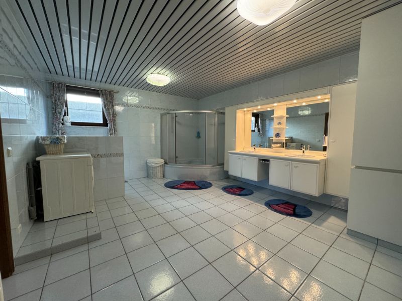 Riante hoeve op zonnig perceel 1530m²! foto 8