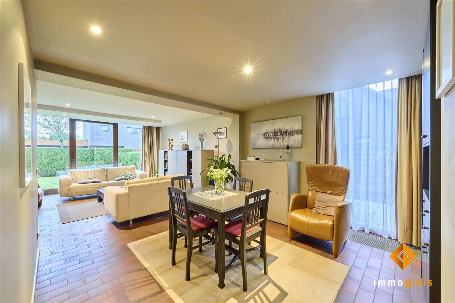 Zéér ruime woning op een mooi perceel van 17a82ca met 5 slaapkamers en uitbreidingsmogelijkheden op de eerste verdieping! foto 6