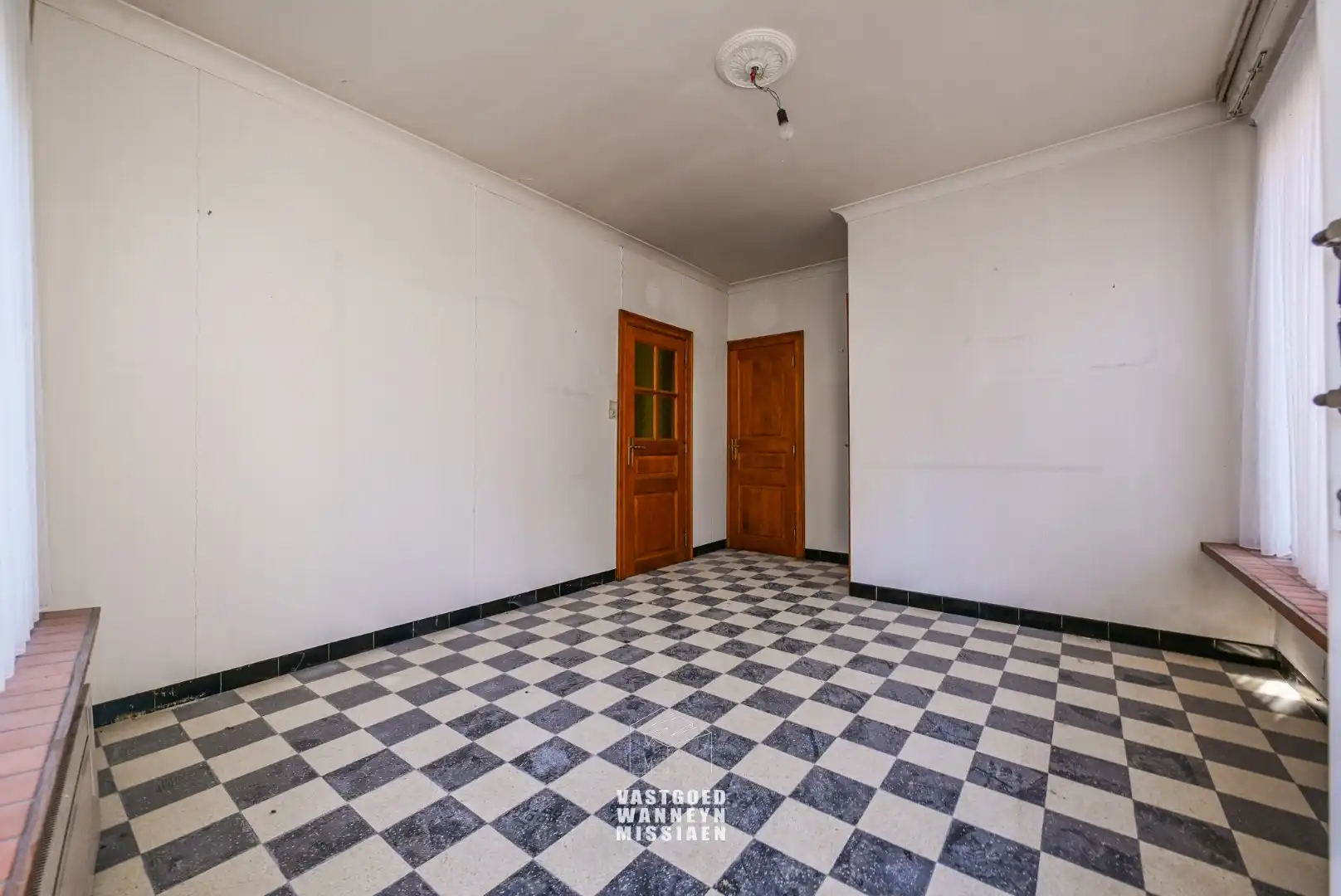 Casco woning met kantoorfunctie, ruime garage en een knusse binnenkoer foto 6