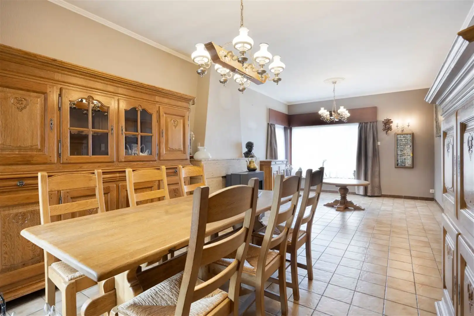 Rustig gelegen, op te frissen halfopen bebouwing met 3 slaapkamers op een perceel van 672 m². foto 7