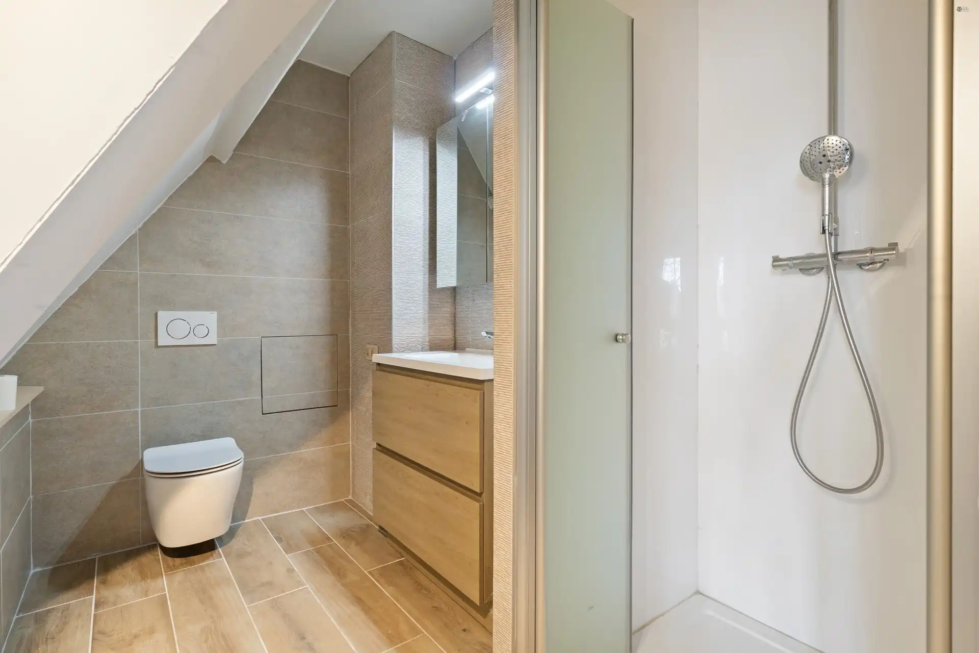 Prachtige open bebouwing met authentieke elementen foto 26