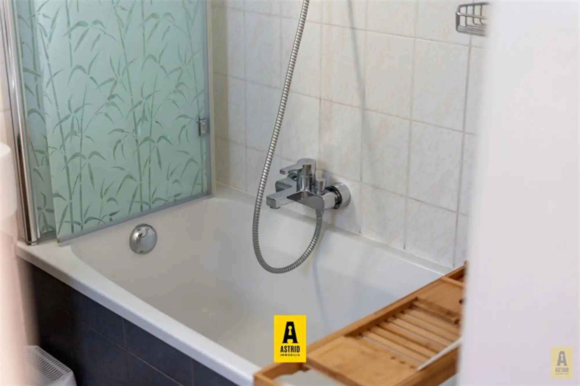 Schitterende vakantiewoning met parking en zonnige tuin! foto 13