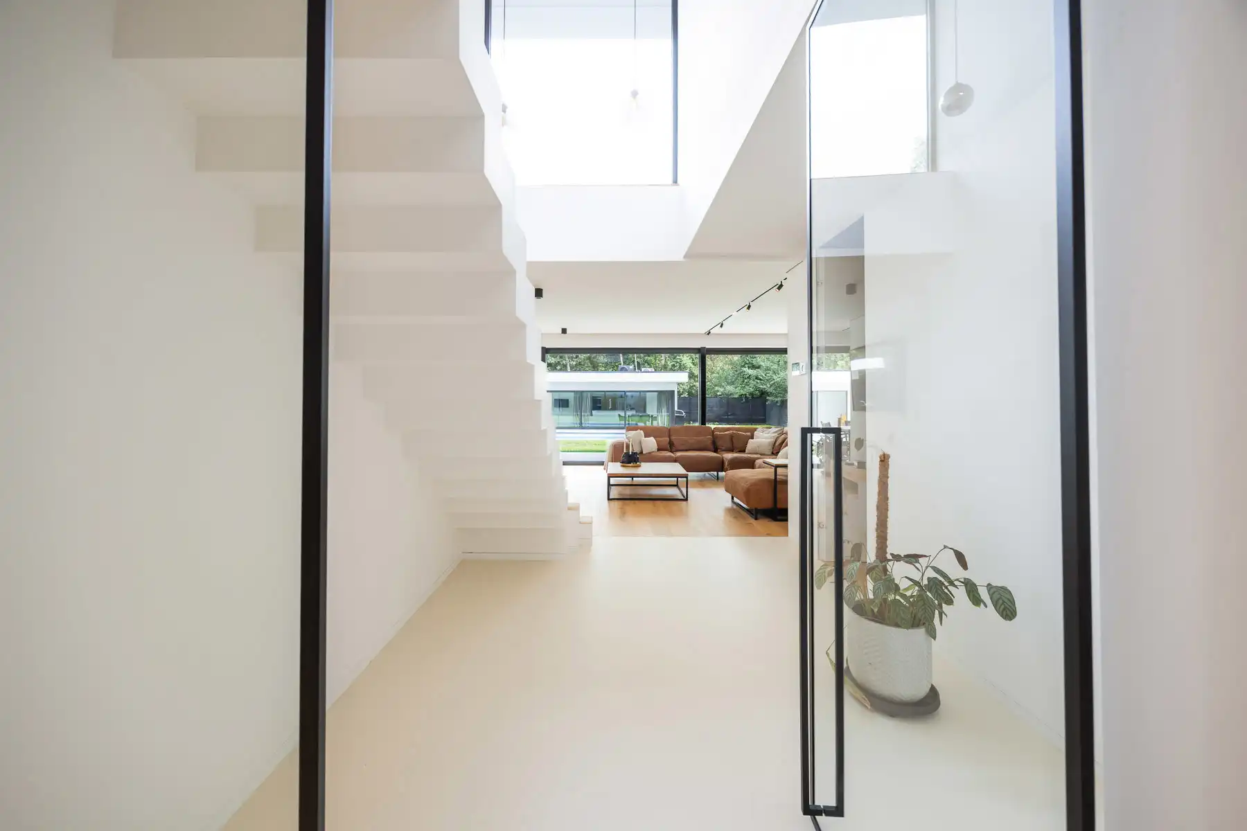 Exclusieve energiezuinige villa met zwembad en poolhouse foto 5