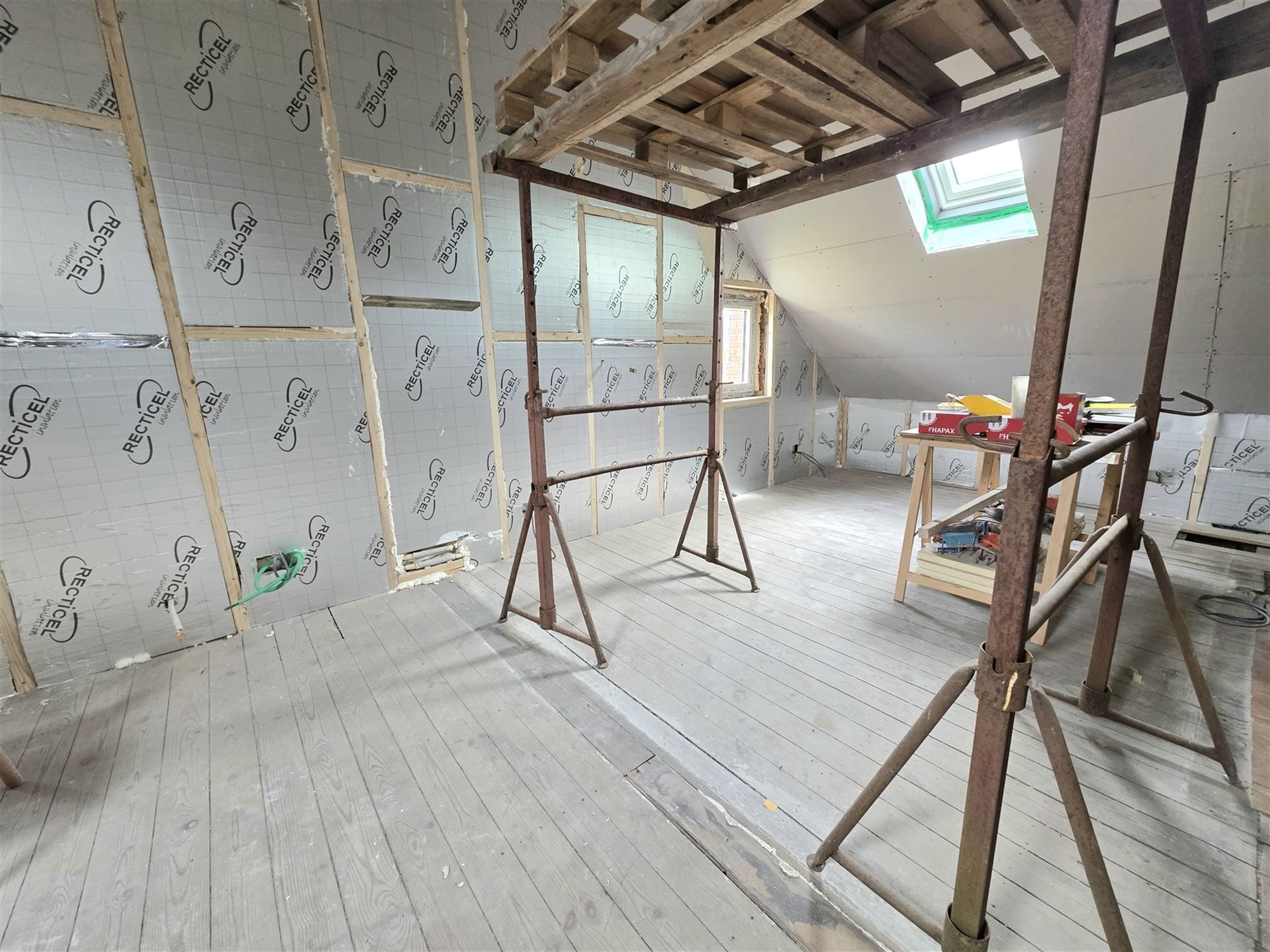 Gedeeltelijk vernieuwde boerderij op 903 m² foto 18