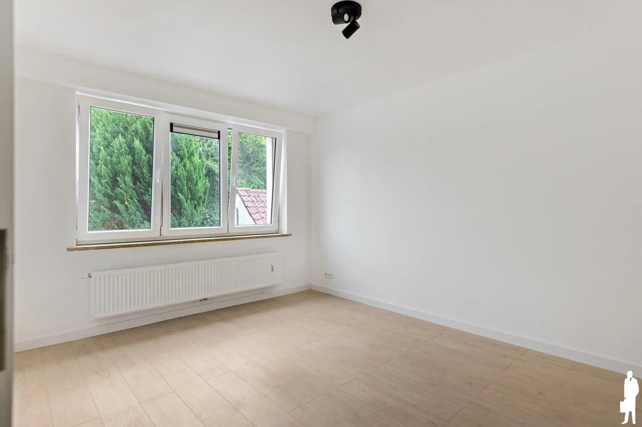 Instapklare gerenoveerde gezinswoning met 3 slaapkamers en diepe tuin nabij het centrum van Kalmthout foto 6