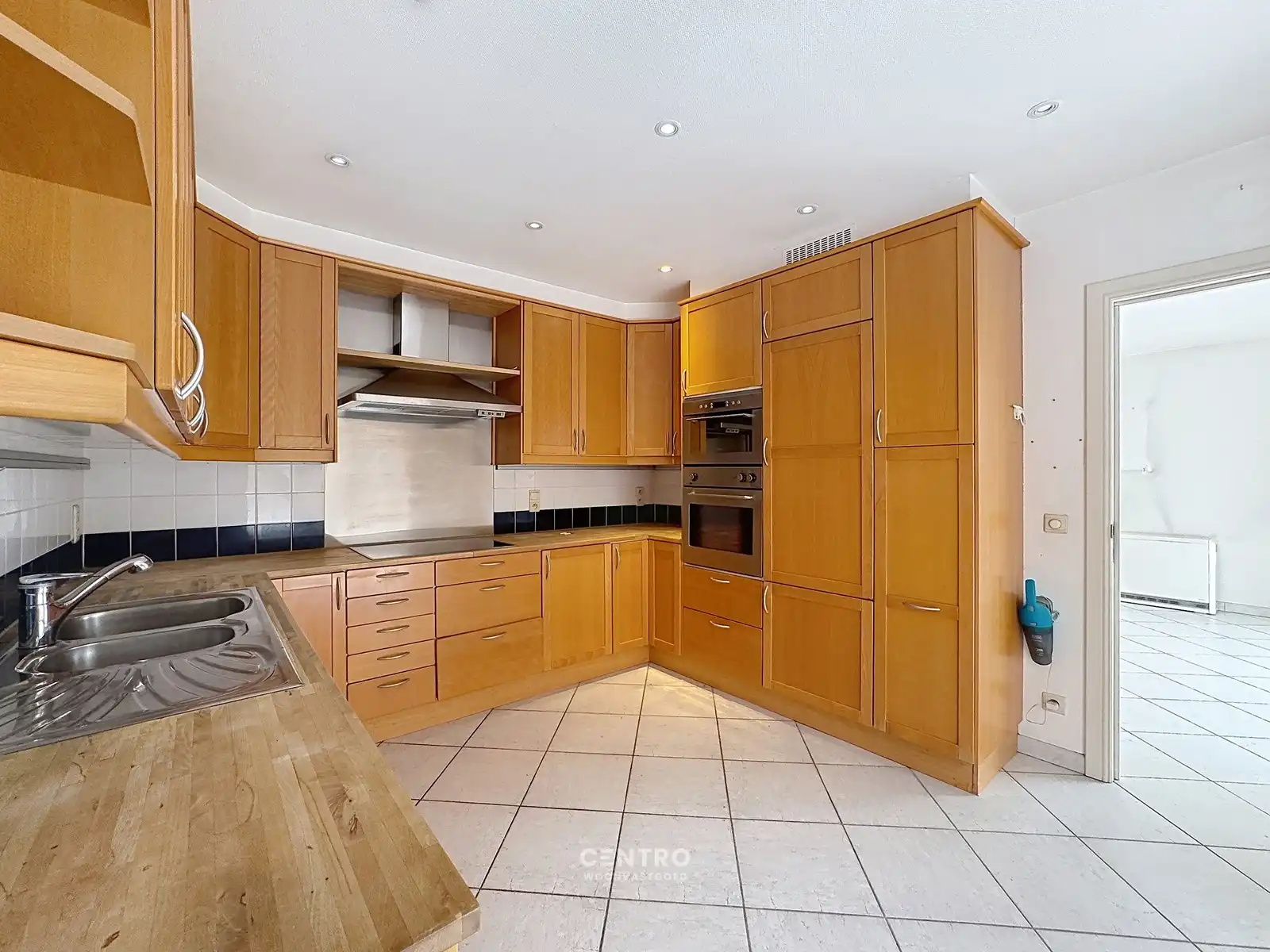 Ruime woning met opslagruimte in aangename omgeving! foto 18