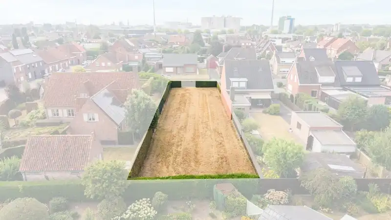 Bouwgrond te koop in Kachtem – 654 m² voor een halfopen gezinswoning foto 3