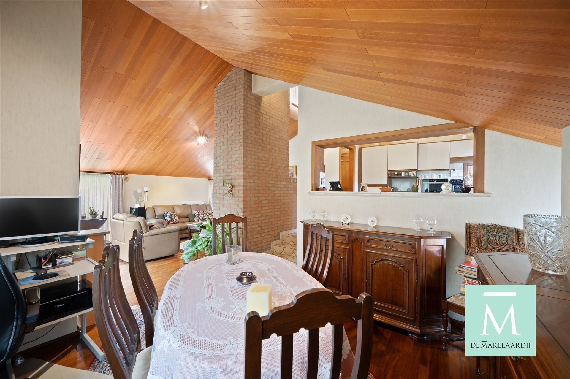 Uitstekend gelegen woning met 3 slaapkamers en garage foto 6