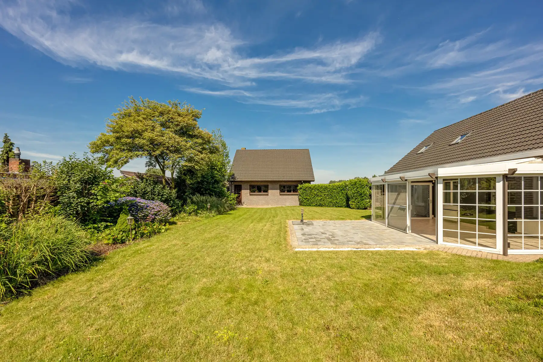 Gerenoveerde laagbouwwoning met grote opslagruimte op ca 1.374m² (opsplitsing tot 2 bouwgronden mogelijk). foto 23