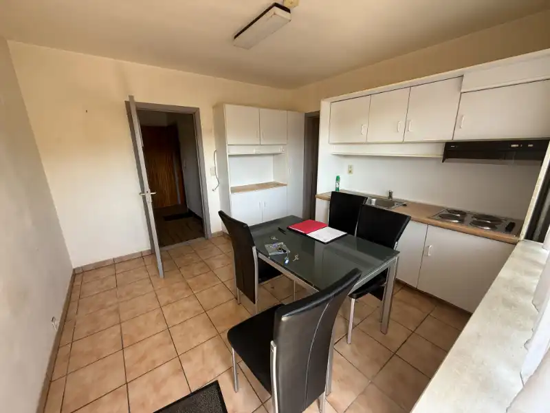 Gelijkvloers appartement met 2 slaapkamers en garage foto 4