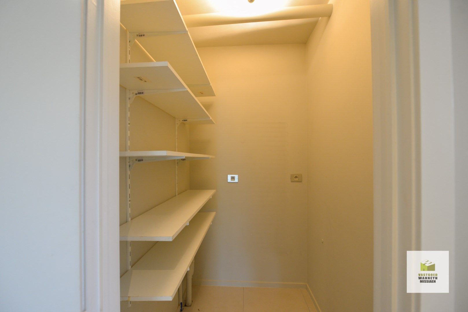 Gerenoveerd 3slpk appartement met 3 terrassen en ondergrondse staanplaats te centrum Brugge foto 19