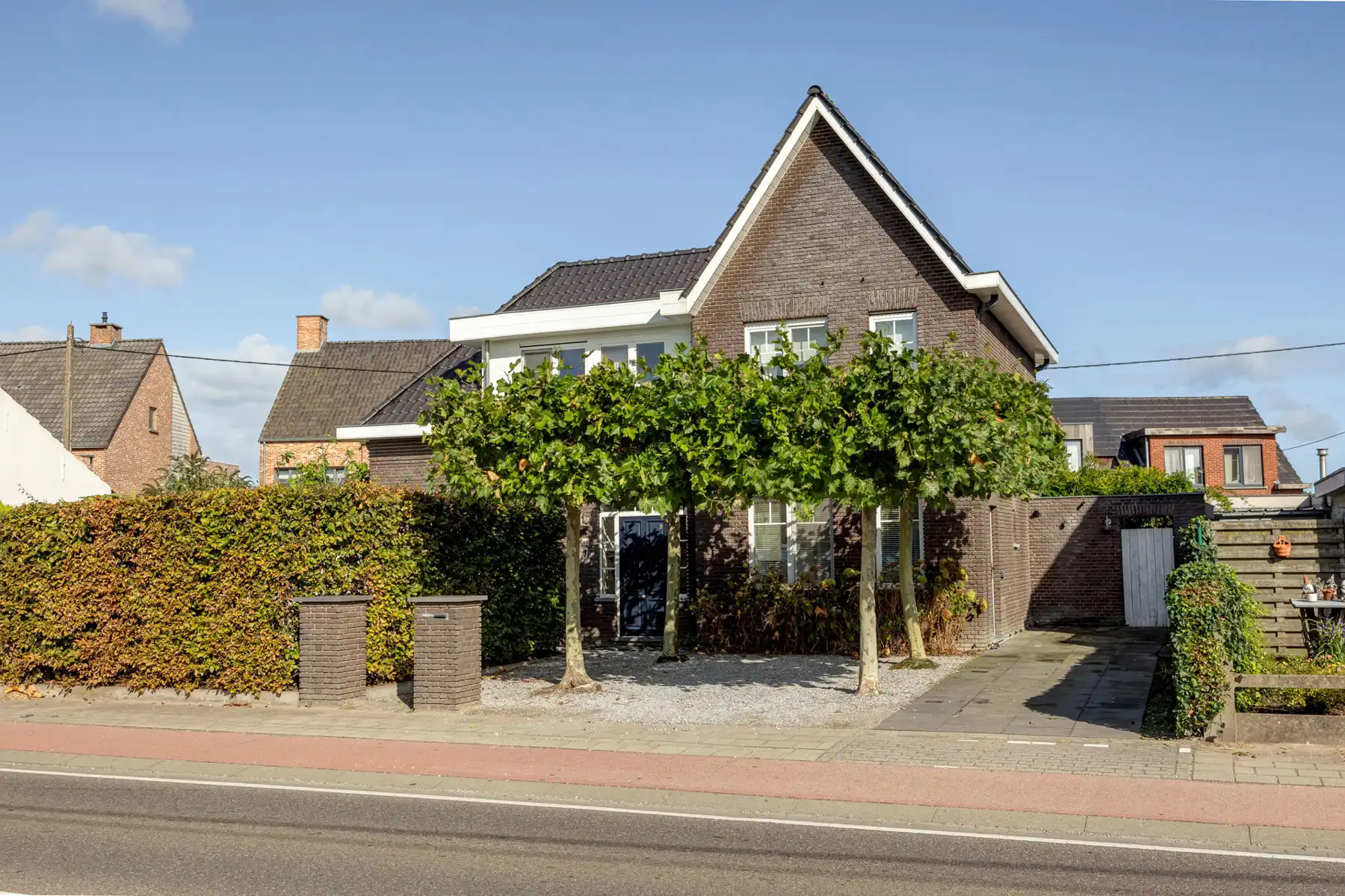 Volledig gerenoveerde woning met 4 slpks en gezellige tuin foto 23