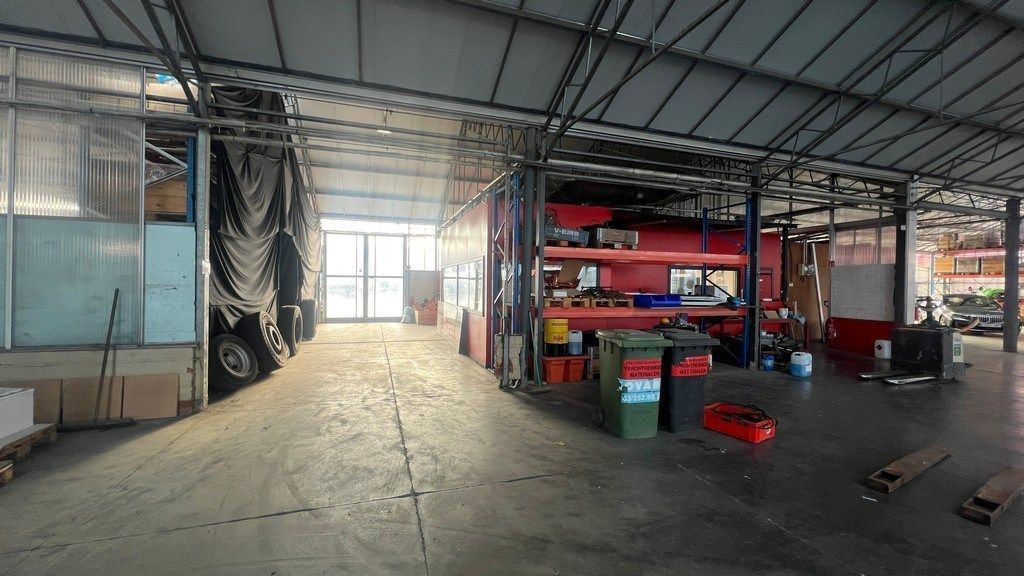 Strategisch gelegen magazijn met kantoor te huur in Merelbeke-Melle foto 10
