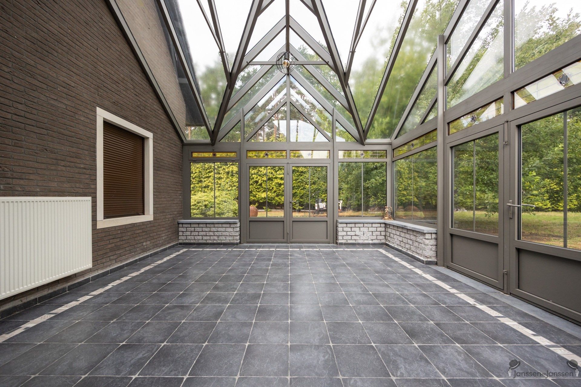 Villa met prachtige uitbouw op een zonovergoten perceel van 3.075 m². foto 7