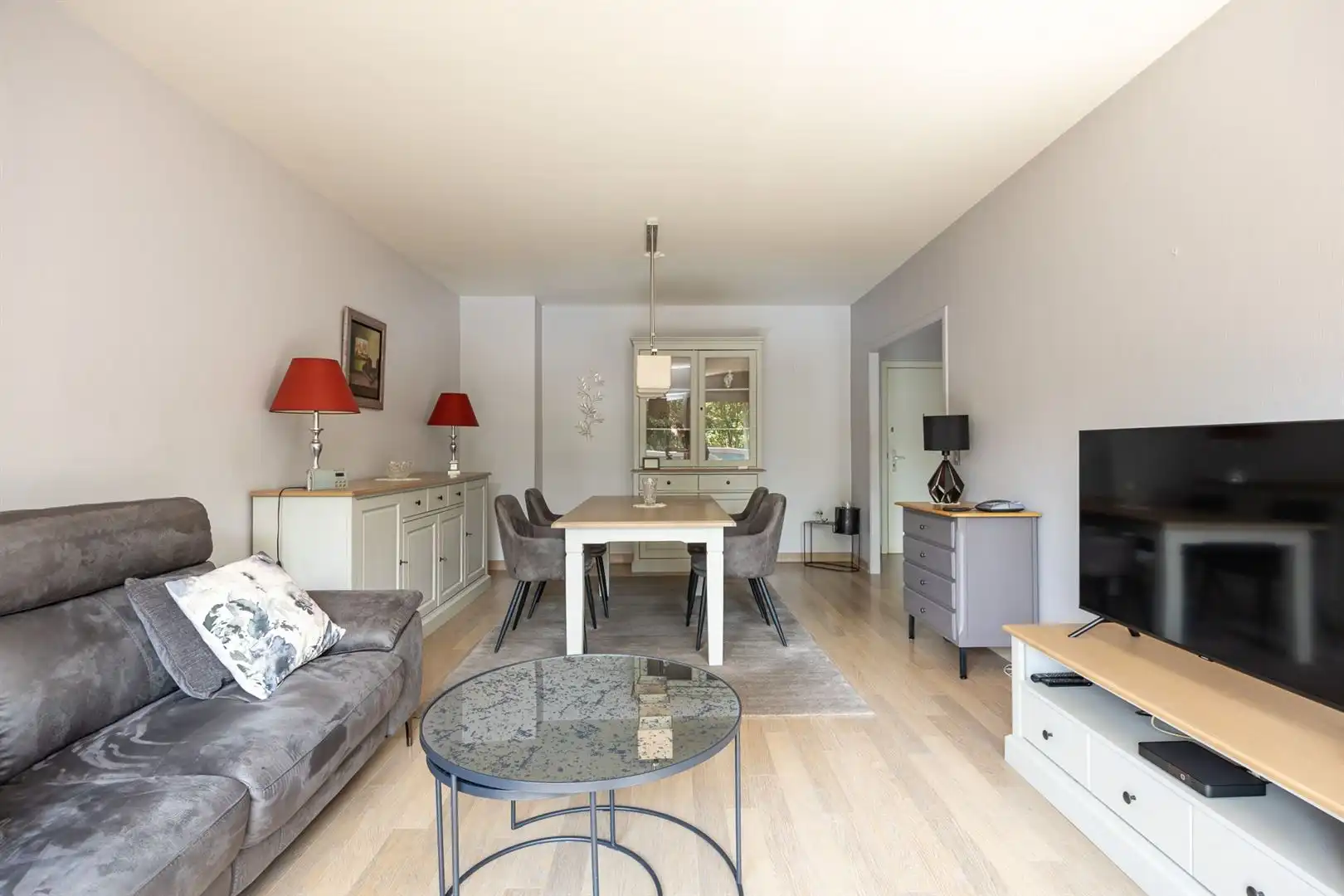 Lichtrijk appartement met terras en groen zicht foto 3