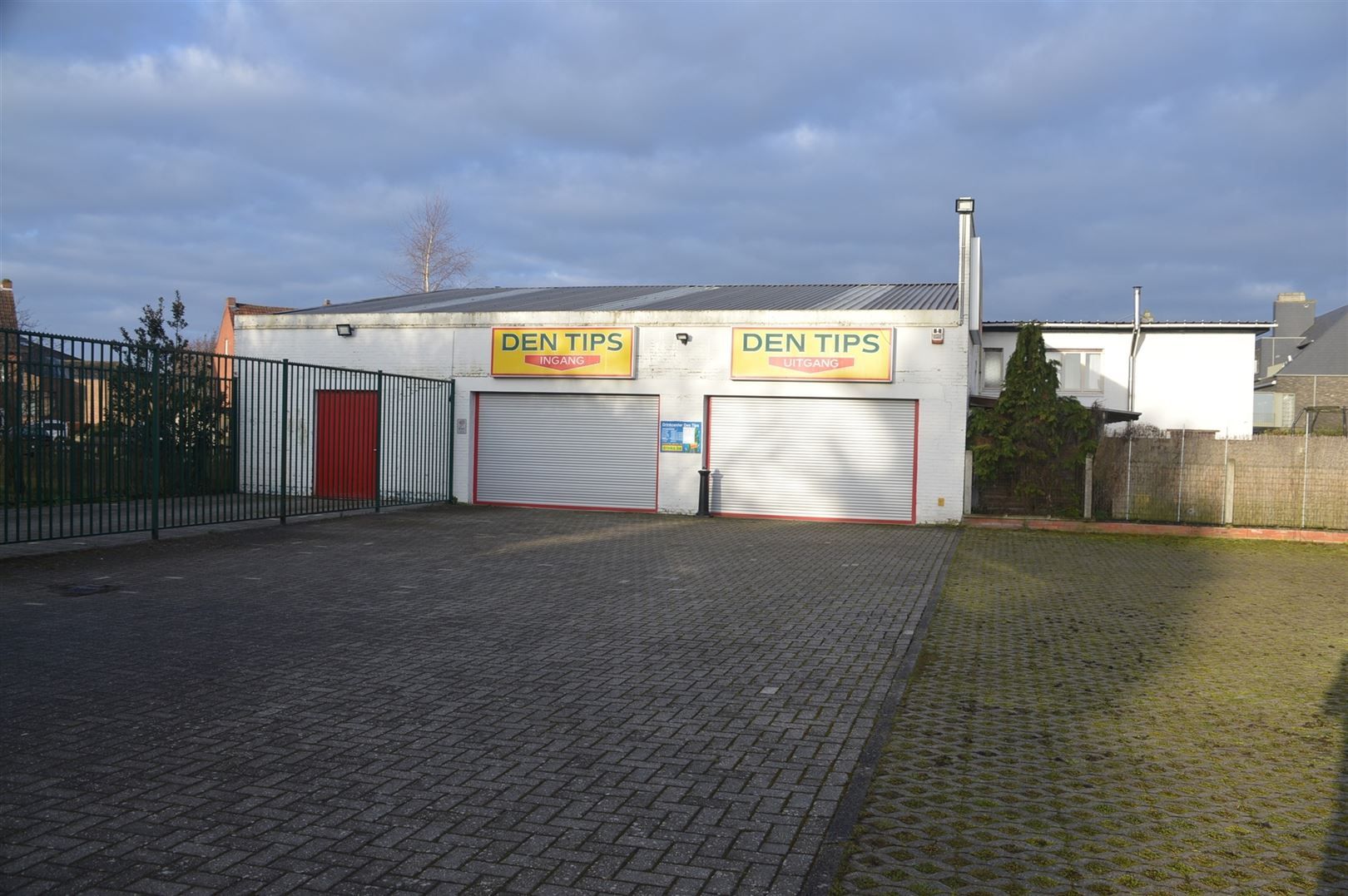 Bedrijfsgebouw foto 14
