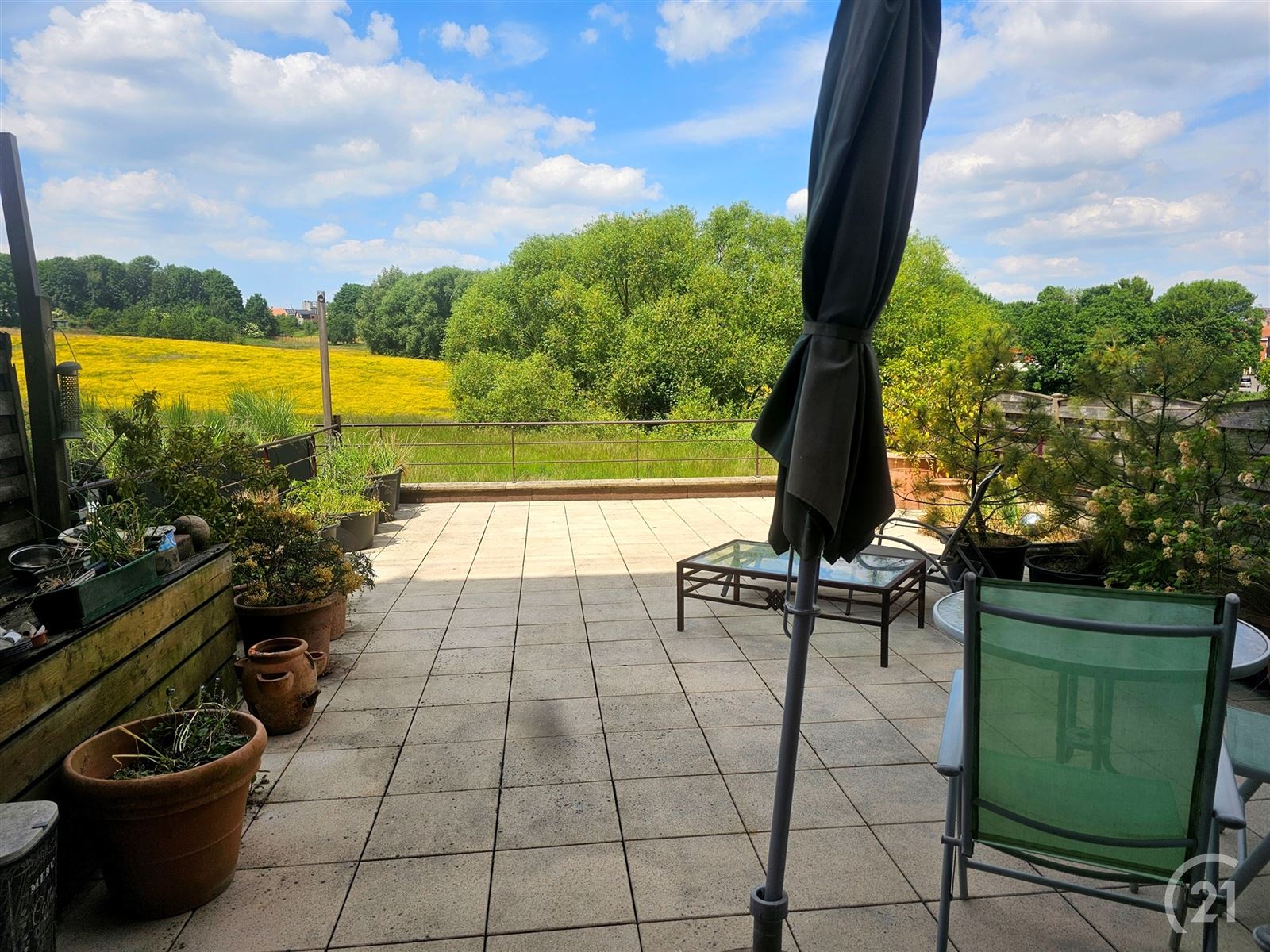 Magnifiek gelijkvloersappartement met royaal terras en weids uitzicht

 foto 4