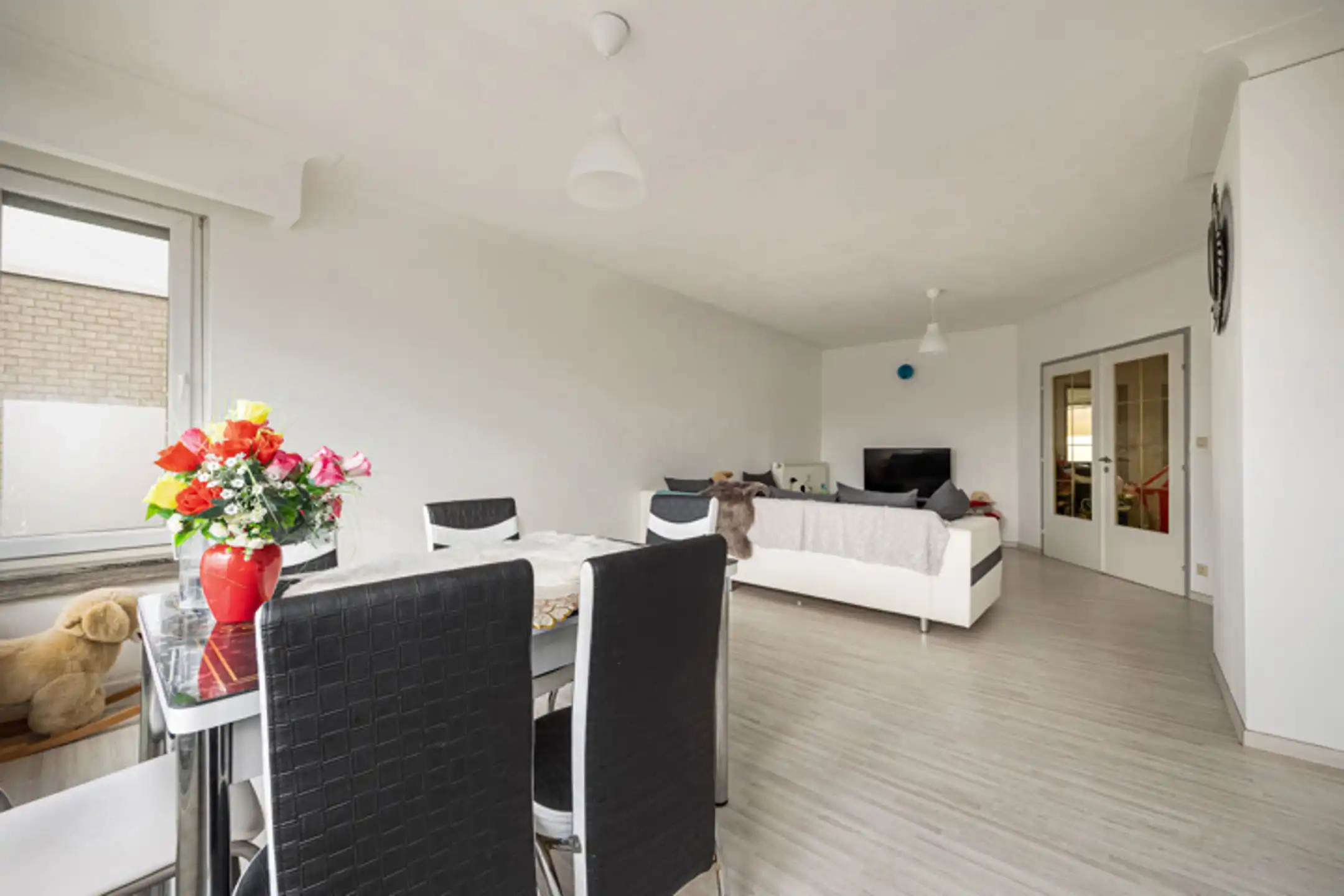 mooi appartement met terras en veel lichtinval met 2/3 slaapkamers  foto 5