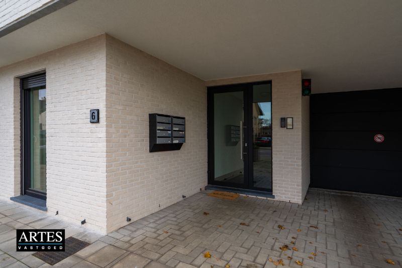 Recent appartement met 3 slaapkamers en ruim terras foto 3