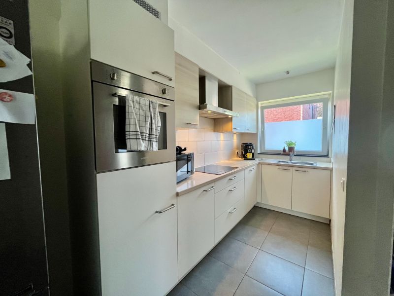 RECENTE WONING MET TUIN EN AUTOSTAANPLAATS foto 5