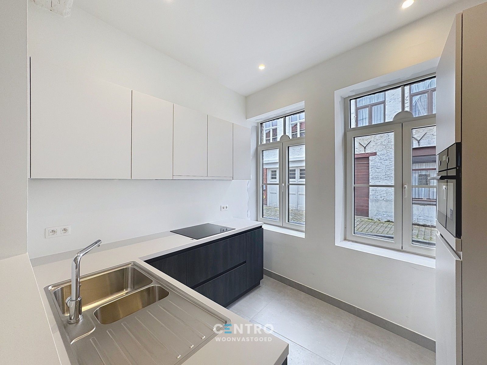 Volledig gerenoveerde KARAKTERWONING met 3 slaapkamers en zonnige stadstuin in hartje Brugge foto 5