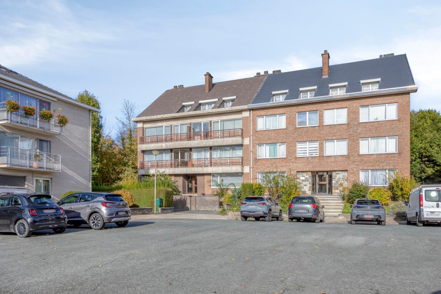 Instapklaar gelijkvloers appartement met eigen tuin foto 2