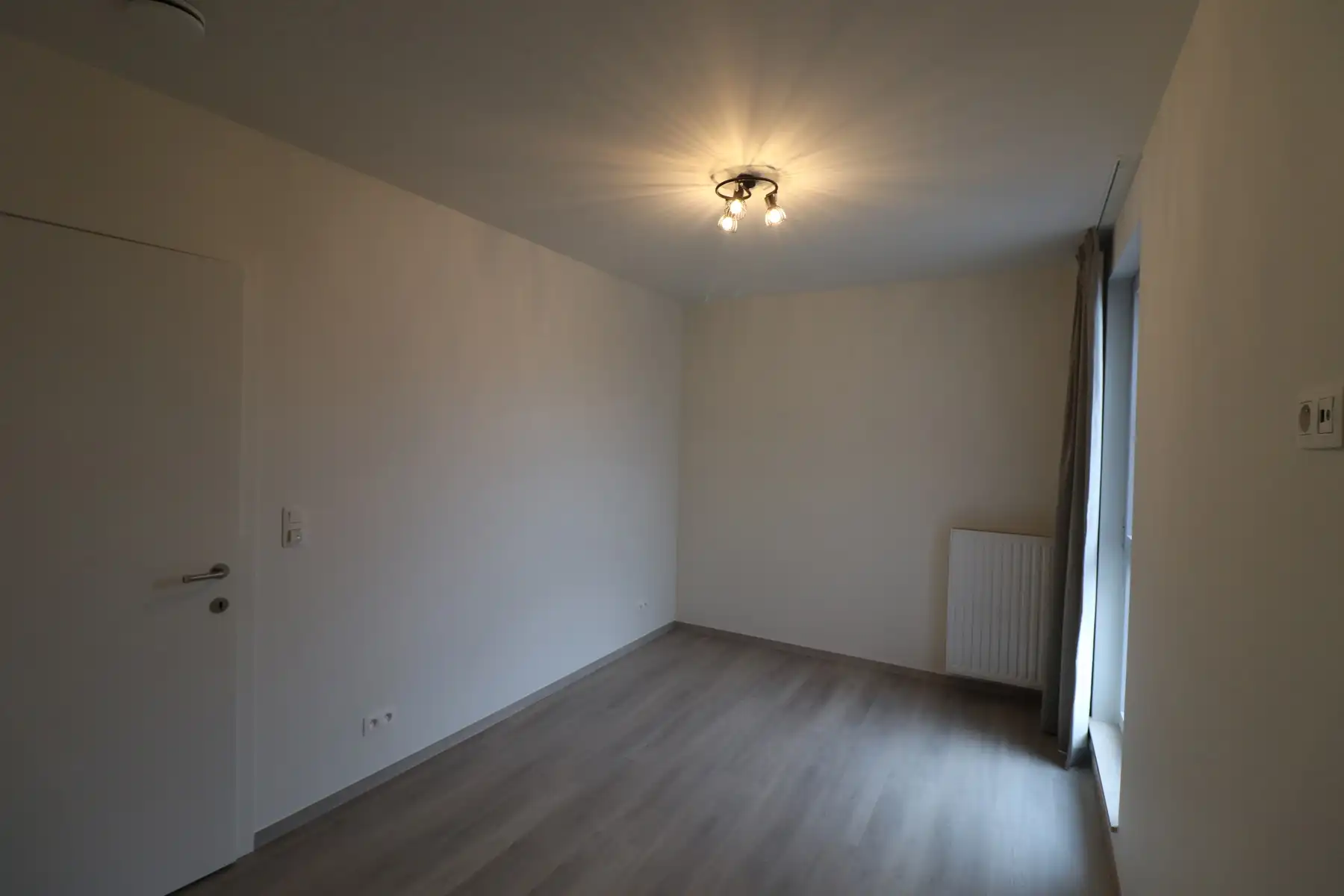 2-Slaapkamer-appartement (BEN) op de 1ste verdieping met lift, terras, ondergrondse autostaanplaats en kelderberging. foto 7