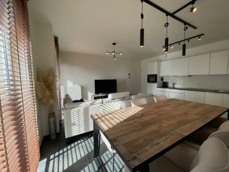 CENTRAAL GELEGEN GELIJKVLOERS APPARTEMENT MET GARAGE IN OOSTDUINKERKE-BAD! foto 5