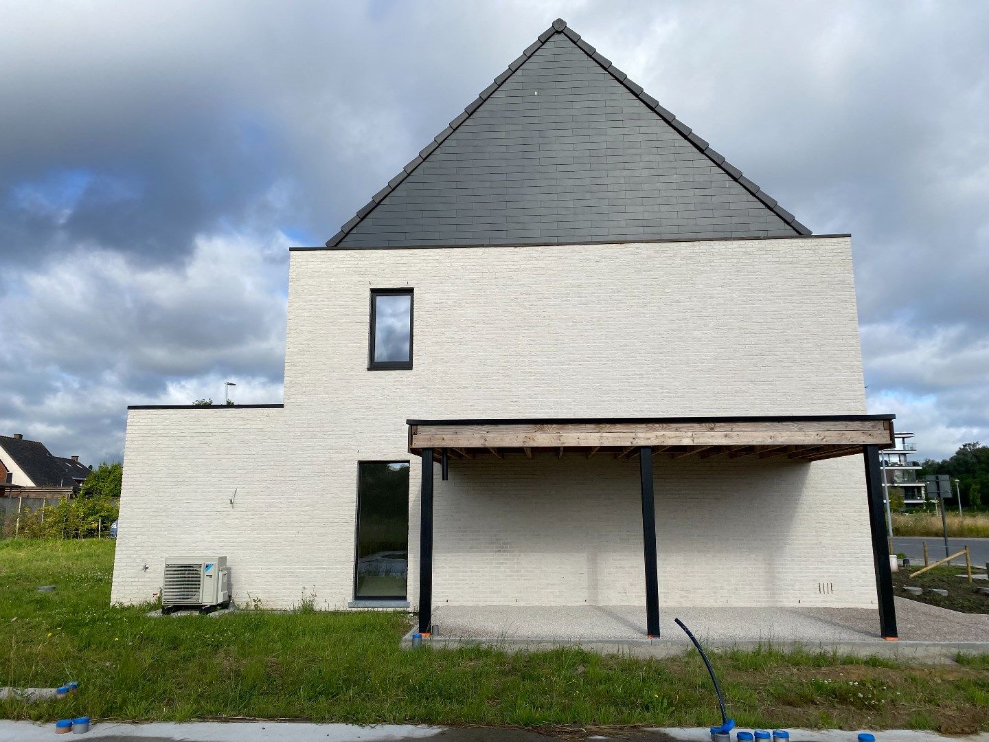 Energiezuinige, moderne NIEUWBOUWWONING TE KOOP !! foto 3