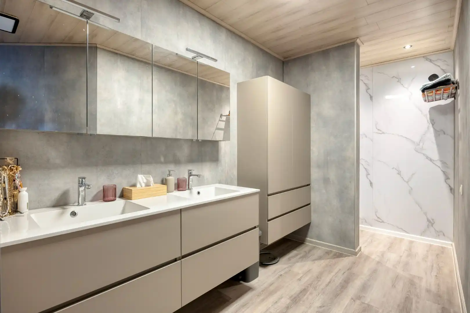 Verzorgde ruime en energetische woning met 4/5 slpks en praktisch bijgebouw ! foto 12