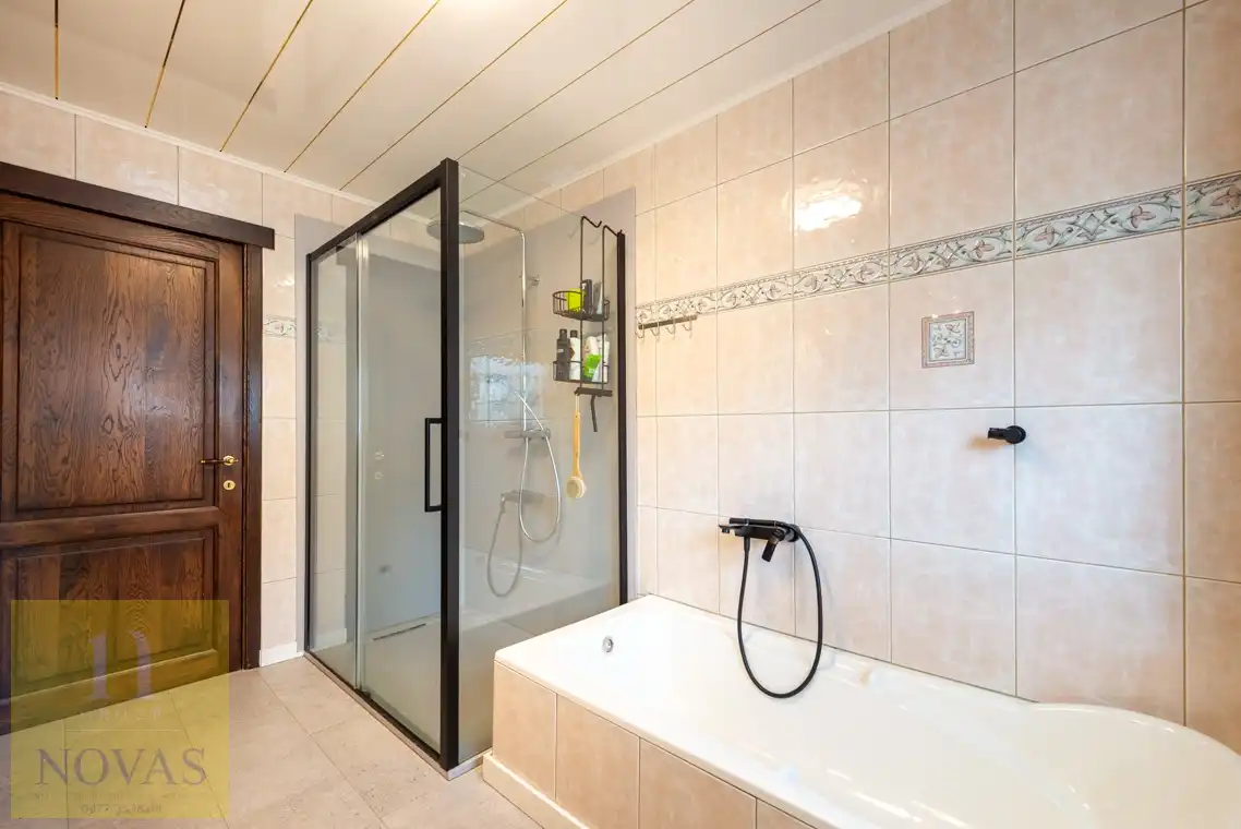 Op heel geliefde locatie, 3 - 4 slaapkamers, zonnepanelen, perceel 10are50ca foto 21