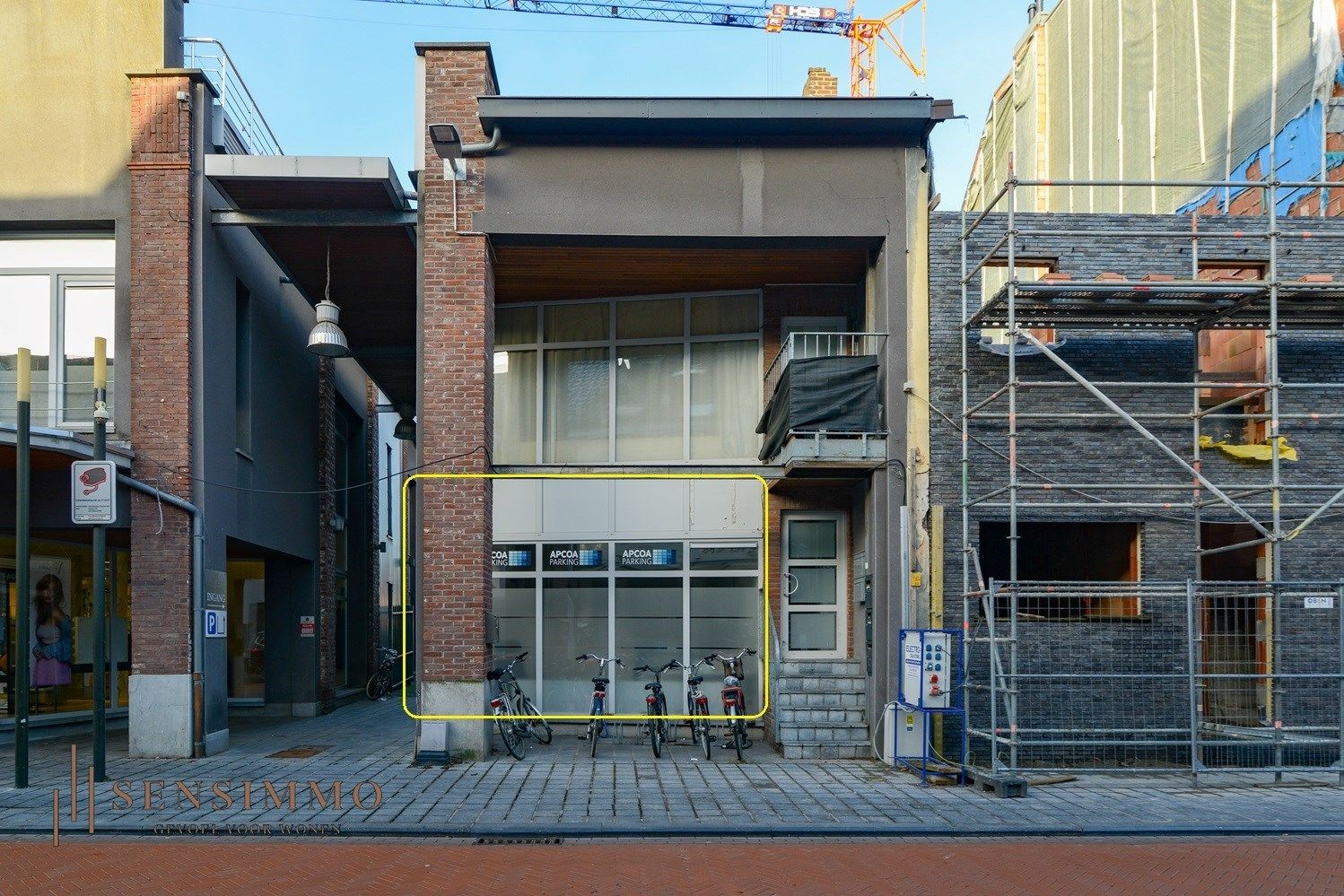 Handelsruimte op gelijkvloers in hartje Maasmechelen- Eisden. foto 2