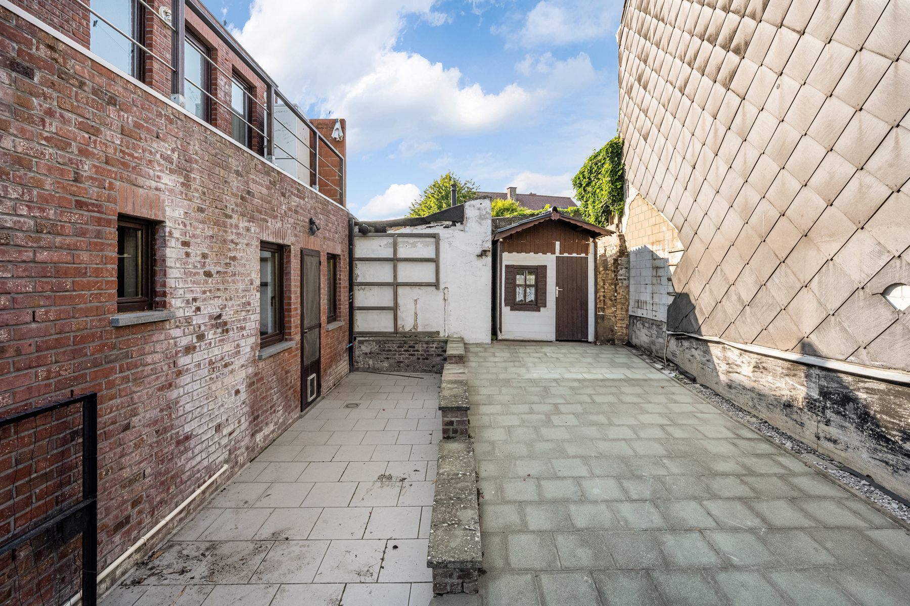Appartementsgebouw met 2 entiteiten en terrassen foto 24